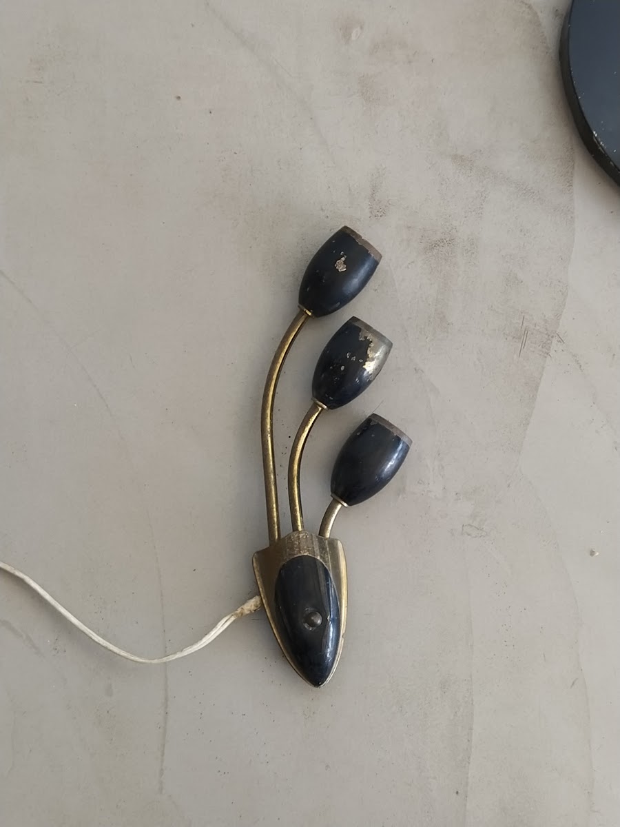 מנורת קיר פליז שלושה זרועות