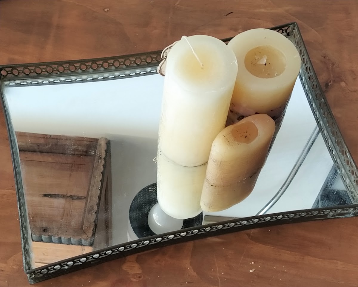 מגש מראה מעוטר